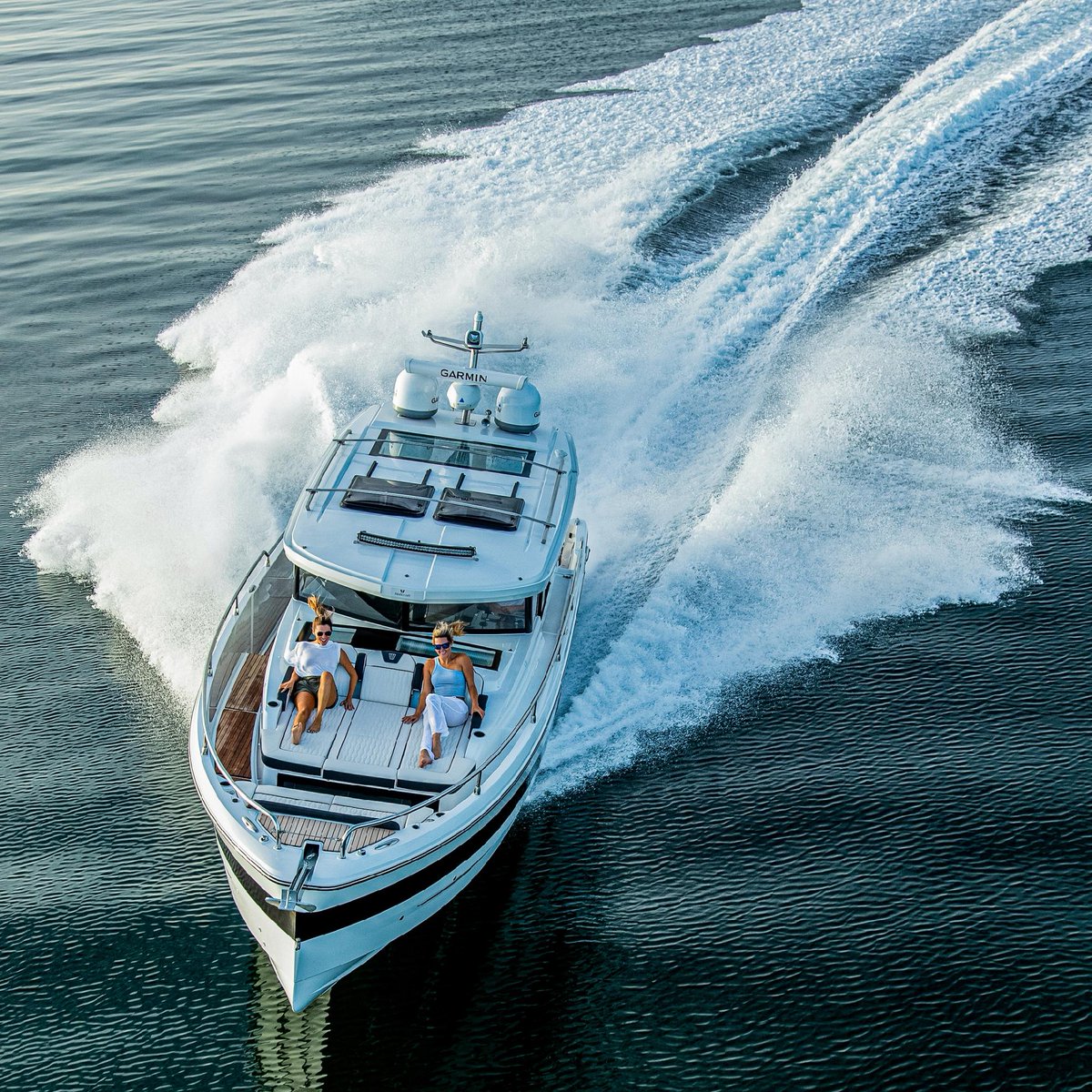 Wellcraft_Boats's tweet photo. Strong, Seaworthy, and Sexy!

The Wellcraft 355 was built to push limits and be one of the best preforming performance cruisers on the market.

See the walk through here: https://t.co/RnwewkWbUX

#WellcraftBoats #CenterConsoles #OffshoreBoating #FishingBoats #OwnTheOffshore #355 https://t.co/uo9nX2xC4b