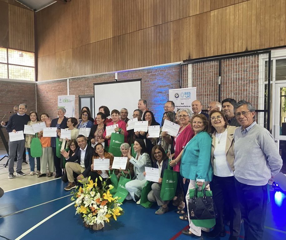 Hoy fue la Ceremonia de Graduación de los cursos #CIES #UTalca 

“Pasión por el Agro” fue parte de esta iniciativa, con una serie de encuentros que entregaban conocimientos esenciales sobre la agricultura. 

Agradecemos a quienes nos acompañaron en esta hermosa experiencia.