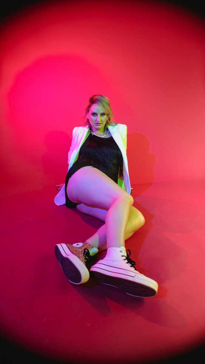 Joykapp's tweet photo. Kickin' it
#shoes #ohiomodel #studiomodeling #pink #80strash #popart #model #ohio https://t.co/UalsBBC9Ps