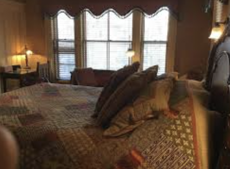 AmherstInn2's tweet photo. Experience the warmth of hospitality at Amherst Inn this winter. As the crisp air and falling temperatures announce the arrival of the chilly season, our cozy haven awaits to envelop you in comfort. Nestled in the heart of a winter wonderland https://t.co/8mJyOvK70p