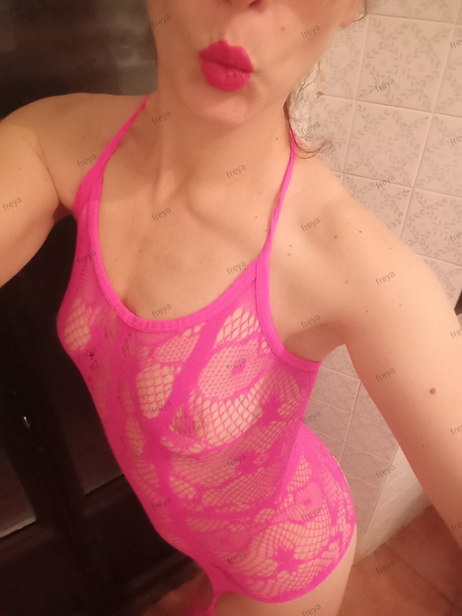 Freya19842023's tweet photo. Ahora sí estoy lista q de comienzo el finde 😈🔥 diabl@s de X les deseo un ardiente fin d semana 😉🔥💋💋 #nochedesexoyorgasmos https://t.co/BDjEITdGQc