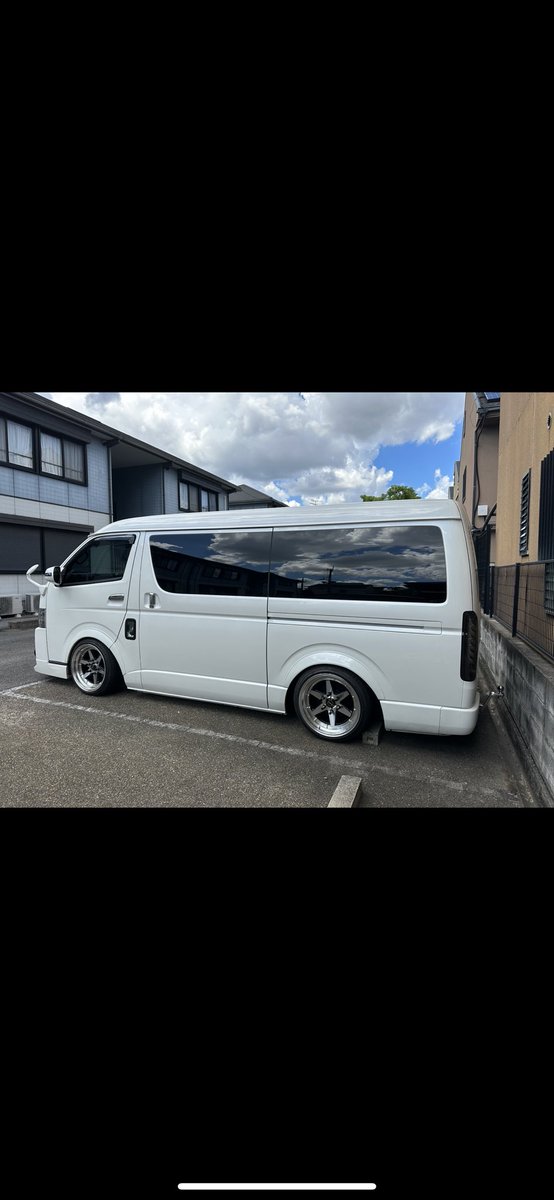 mayato0526's tweet photo. ハイエース1型　消しゴムみたい
ハイエース5型　おにぎりみたい
ハイエース7型　ティッシュ箱みたい
奥深い複雑な車それがええんどすえ https://t.co/7ilVcVXrHa