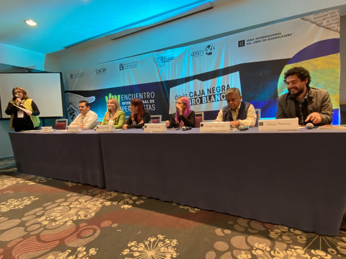 #ZonaFIL 
Hoy toca hablar en la <a href="/FILGuadalajara/">FIL Guadalajara</a> del trabajo que se hace en <a href="/ZonaDocs/">ZonaDocs</a>  en voz de nuestra directora, <a href="/DaliaSouzal/">Dalia Souza</a>, esto en el marco del <a href="/eipudg/">Encuentro Internacional de Periodistas</a>. En la mesa están también las colegas <a href="/CarmenAggi/">Carmen Aggi Cabrera</a> de <a href="/LetraFria/">Letra Fría</a>, <a href="/JessyPadillaT/">Jessica Padilla</a> de Decisiones, y Ángel Méndez de Entérese