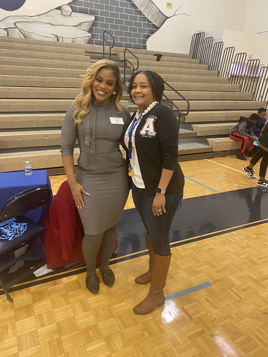 CAKEforGirls's tweet photo. It is always a great day to have a great day… so, we did!
Thank you to one of our 
VERY FIRST Ambassadors-
Attorney Kendra Robinson for stopping by and sharing her expertise. Thank you to our Counseling Department for the 
Job Fair. @LibraLBrittian @AOAddison_ @MajorJones_ https://t.co/i9gY3kjk5m