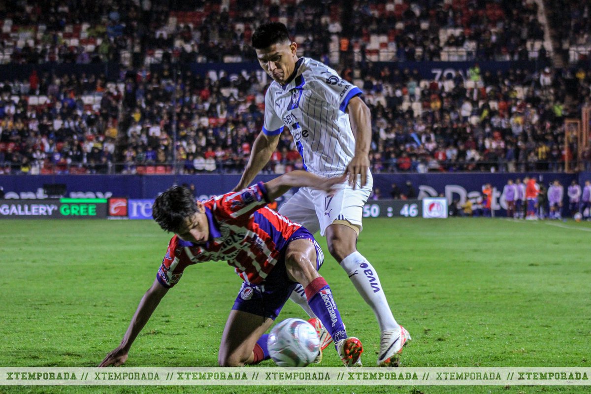 XTemporada's tweet photo. #Fotogalería | Aquí te dejamos la galería del encuentro entre @AtletideSanLuis vs @Rayados en el Estadio Alfonso Lastras, duelo correspondiente a los Cuartos de Final de Ida de la @LigaBBVAMX 

📷: @Lalohcs_ 

📲Galería completa aquí: https://t.co/vmMXfkEd1h https://t.co/z2Ci0KJz5s