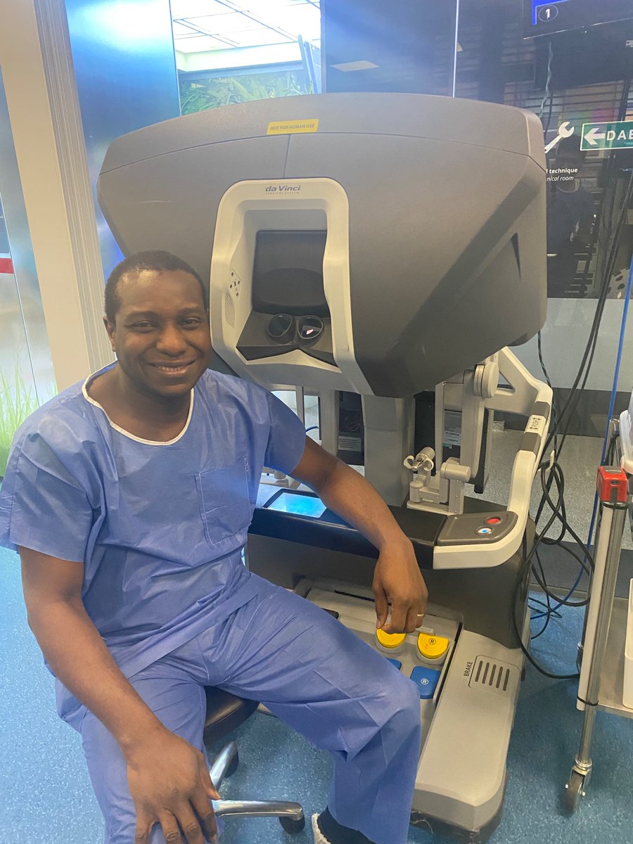 The Leicester head & neck robotic surgery team completed training today on the daVinci Xi robot (IRCAD, France) 🥳👏

Lead - Dr Olaleye 
1st assistant - Mr Conboy
2nd assistant - Mr Mair

We are preparing for the commencement of transoral robotic cancer surgery @Leic_hospital 👌