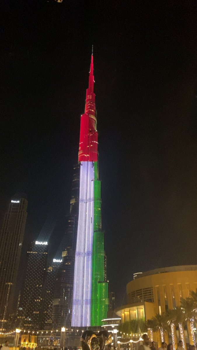 دامَ الأمانُ و عاشَ العَلَم يا إماراتِنا🇦🇪 

#عيد_الاتحاد52  #عيد_الاتحاد  #اليوم_الوطني_الاماراتي_52