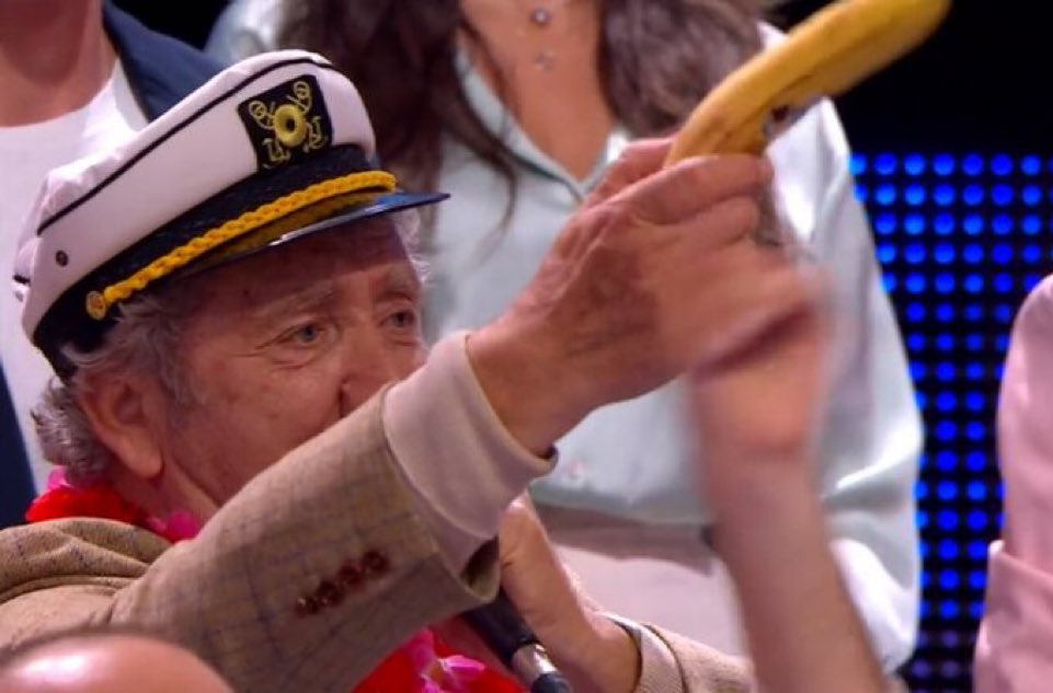 distanzaglobale's tweet photo. CAPITAN FINDUS HA SCELTO LA VIOLENZA #CiaoDarwin https://t.co/vfWHtyWn4A