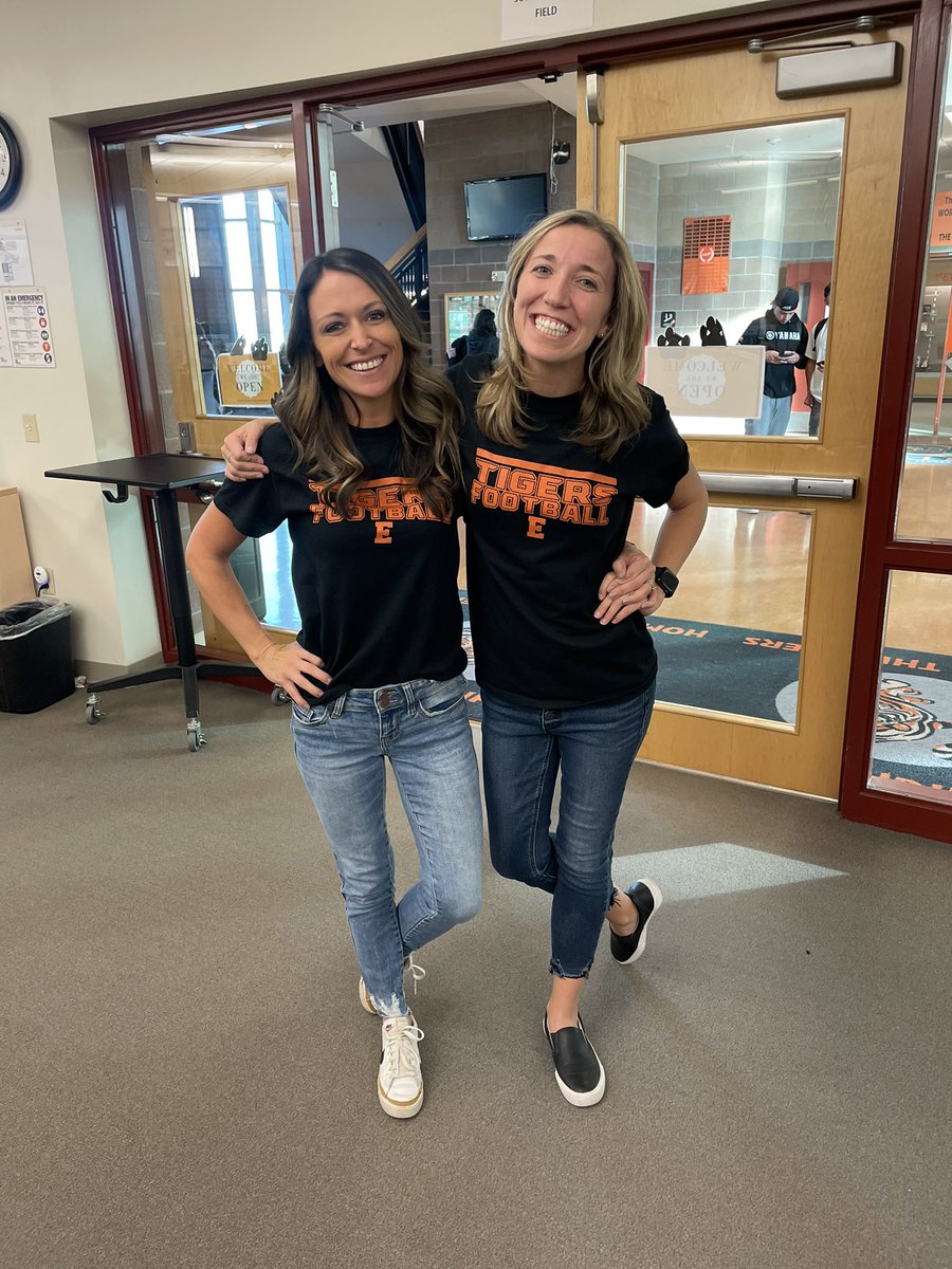 Lindsay Fox tweet media