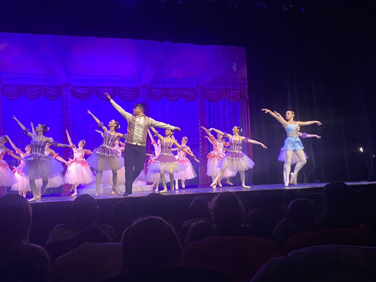 Liz Gutt tweet media