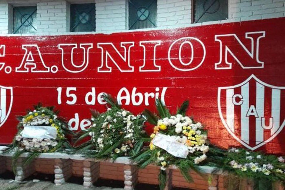 Aprendan a nunca, pero nunca, escupir para arriba. 🅱️uen viaje primos. 👋👋👋
