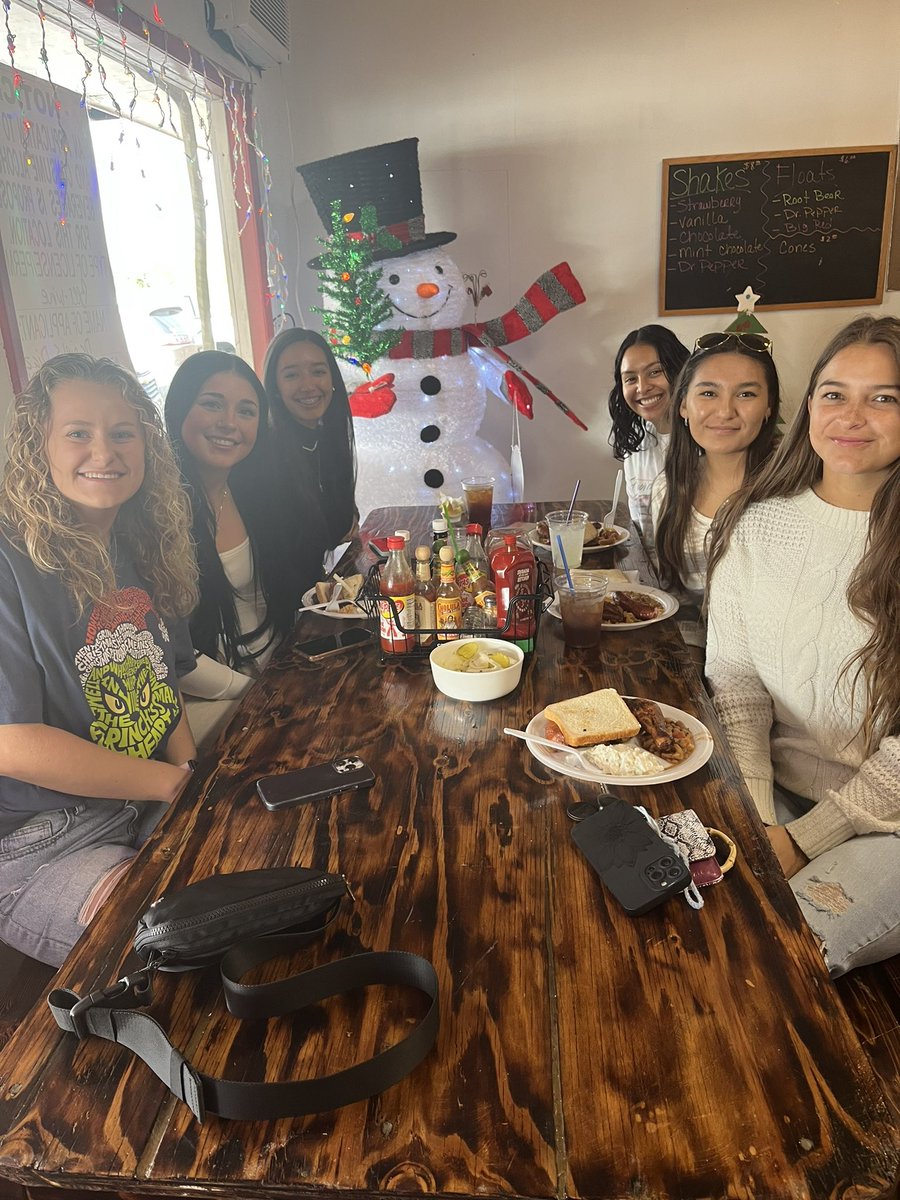 TamusaSoftball's tweet photo. Great Christmas party  BBQ lunch today with the team!! https://t.co/LtxfueI1ik