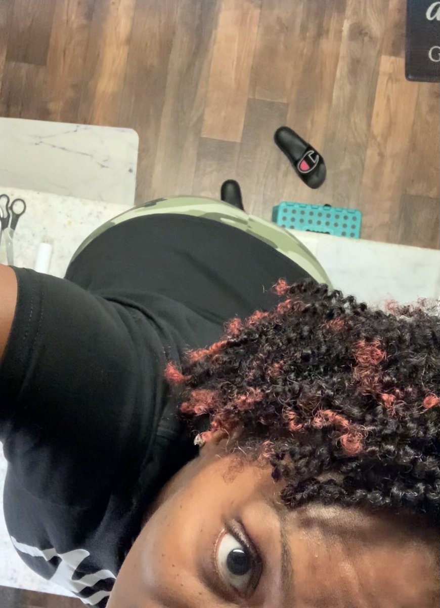 needcakecallme's tweet image. Should I post this.. 😝😝😝😝😝#Ceilingchallenge