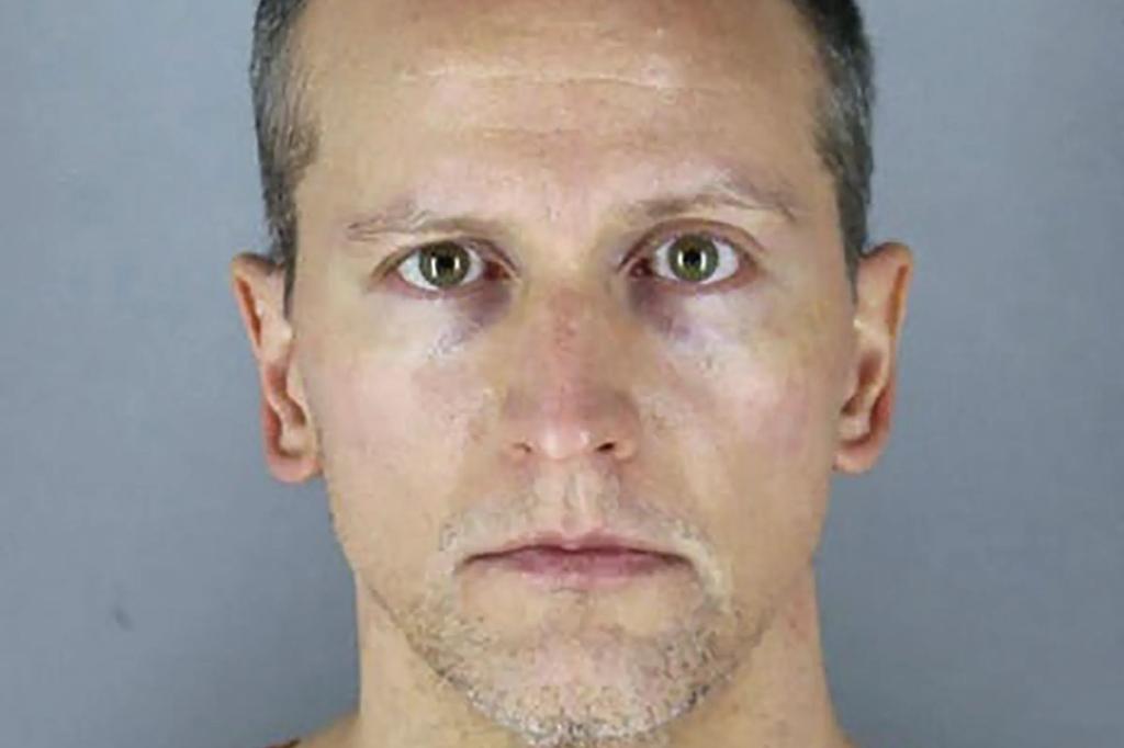 nypost's tweet photo. Derek Chauvin was stabbed 22 times by federal inmate as new details of prison attack emerge https://t.co/u9XGzzxh2I https://t.co/vZhFWIKeSo
