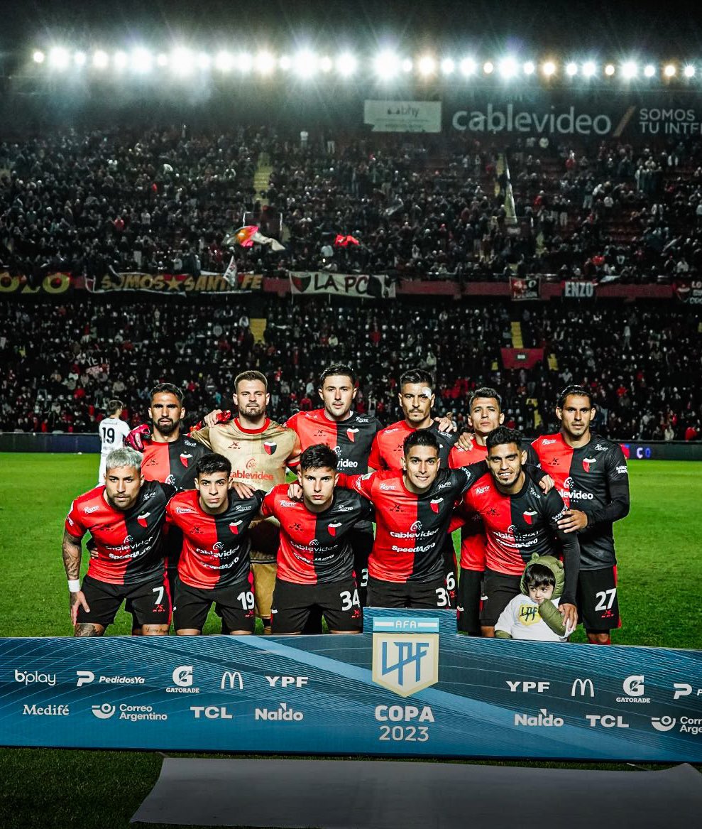 🇦🇷📊 Equipos que descendieron MÁS RÁPIDO, tras ser campeones de un torneo de Primera División.

◉ 2 AÑOS | Colón de Santa Fe - 2021/23.
◉ 2 AÑOS | Quilmes - 1978/80.
◉ 3 AÑOS | River Plate - 2008/11.
◉ 3 AÑOS | Banfield - 2009/12.
◉ 4 AÑOS | Argentinos Juniors - 2010/14.
◉