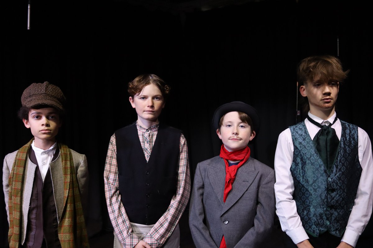 KewHouseSchool's tweet photo. Over the last two nights, students from all year groups staged a brilliant performance of "#TheMoonstone" winter production to a packed audience of enthralled staff and parents. ๐คฉ Congratulations to all our #KHS students & staff, you made us all #SOproud! โญ๏ธ
#TakeABow #KewHouse https://t.co/22FaHMuvib