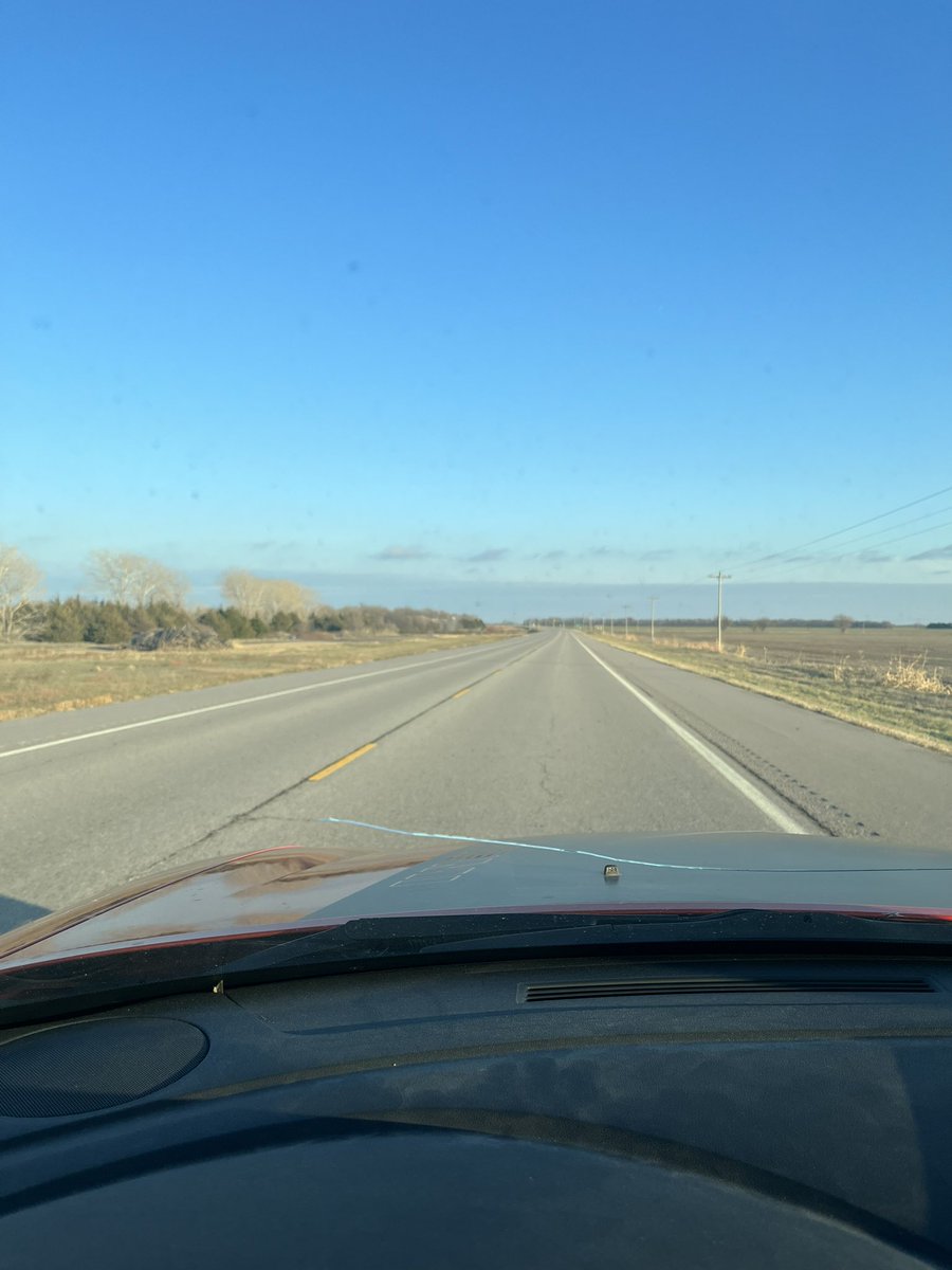 IT_guy8706's tweet photo. Small school basketball equals backroad highways. School enrollments of 96 vs 60 students. This is one of my BIGGEST school matchups all season. 😳
#SmallTownKansas #FridayNightHoops #CallTheGame https://t.co/Rq6JX6kVlO