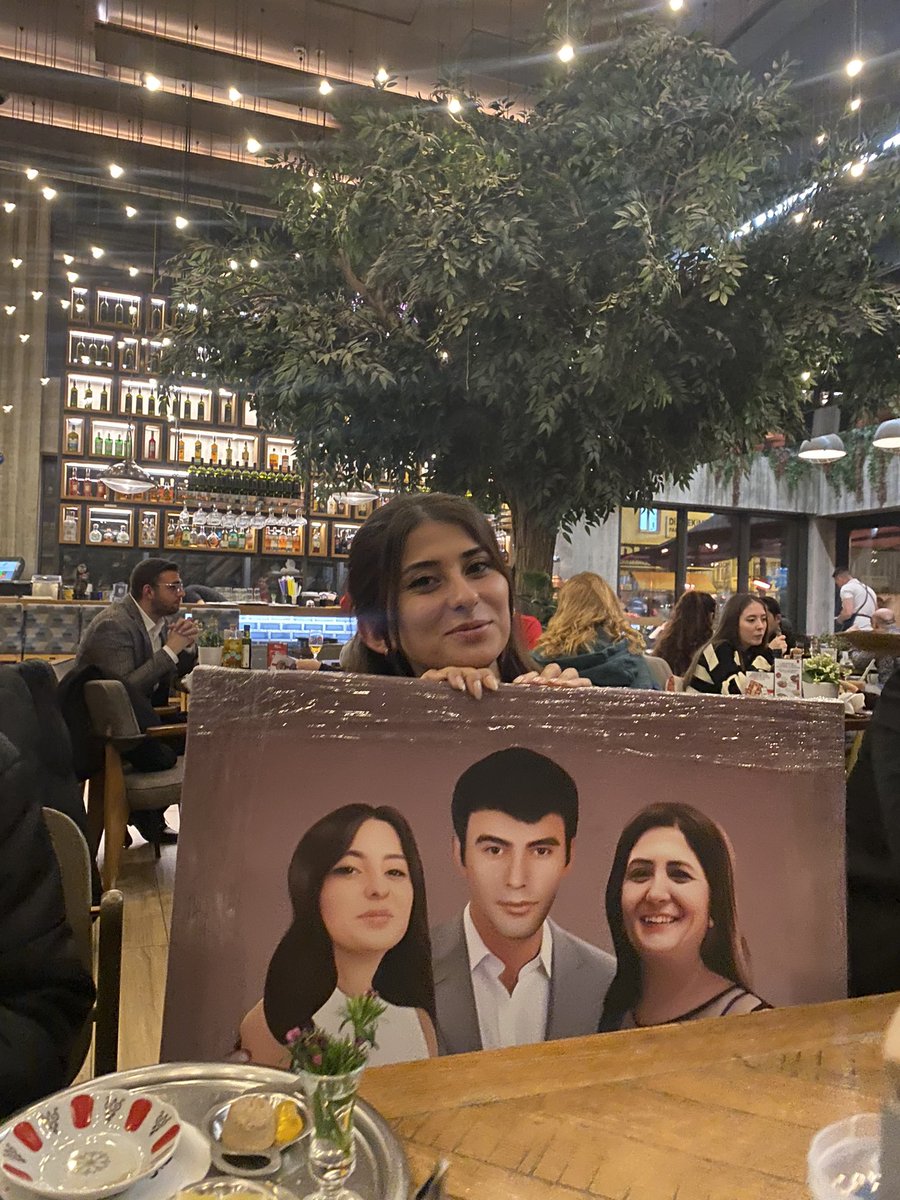ceerensezer's tweet photo. Kendime söz: Gittiğim her yere baharı taşıyacağım, hayat bildiği gibi gelsin ben yine de çiçek açacağım. 🙏🏻🌸🎈 https://t.co/pCGm0UCzzJ
