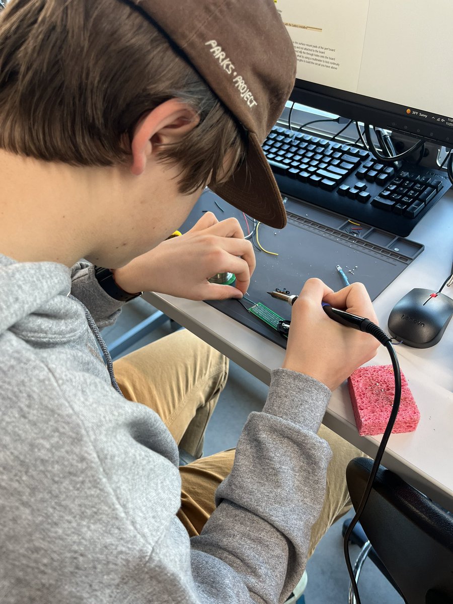 EPICCampusLPS's tweet image. Electronics students were soldering LED key chains. Students learned how to physically connect electrical components that will emit light. #futureelectricalengineer #itsEPIC #youbelonghere #shocking #ourlearningsonfire