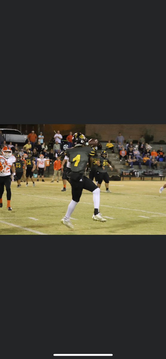 HallsTigerPride's tweet photo. Congrats to Ladarius Roberts #1 and Kelvonta Taylor #10 on making the All-Region Team. #TigerPride https://t.co/K3lUH3g5C5