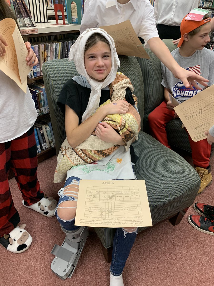 EdTechHFCSD's tweet photo. Welcome to America! Ellis Island PBL has made a full comeback @HudsonFallsCSD #PBLWorks https://t.co/Y5106Mqmqj