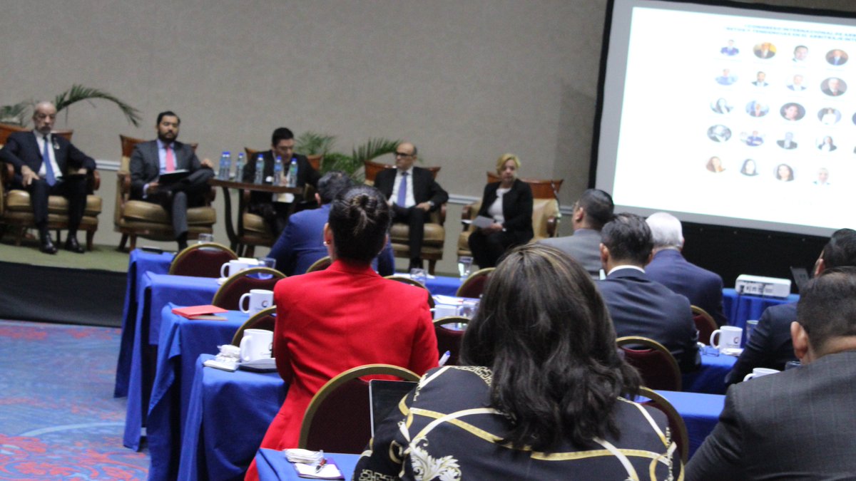 pdtecamarasal's tweet photo. Amigos, cerramos una semana llena de actividades estratégicas en #Camarasal, en la que estrechamos lazos importantes, enfocados en impulsar el crecimiento de #ElSalvador.

Les cuento en #CamarasalEnAcción. https://t.co/9W4401Nt1Z