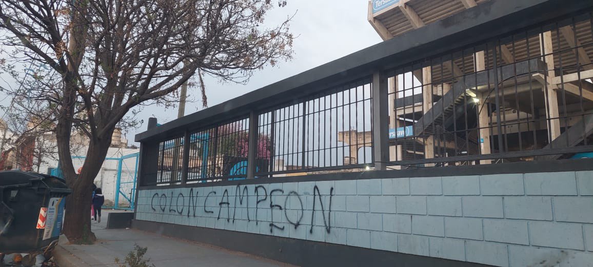 Chau Colon club de mierda.. 

Tarde o temprano, todo vuelve. 👋