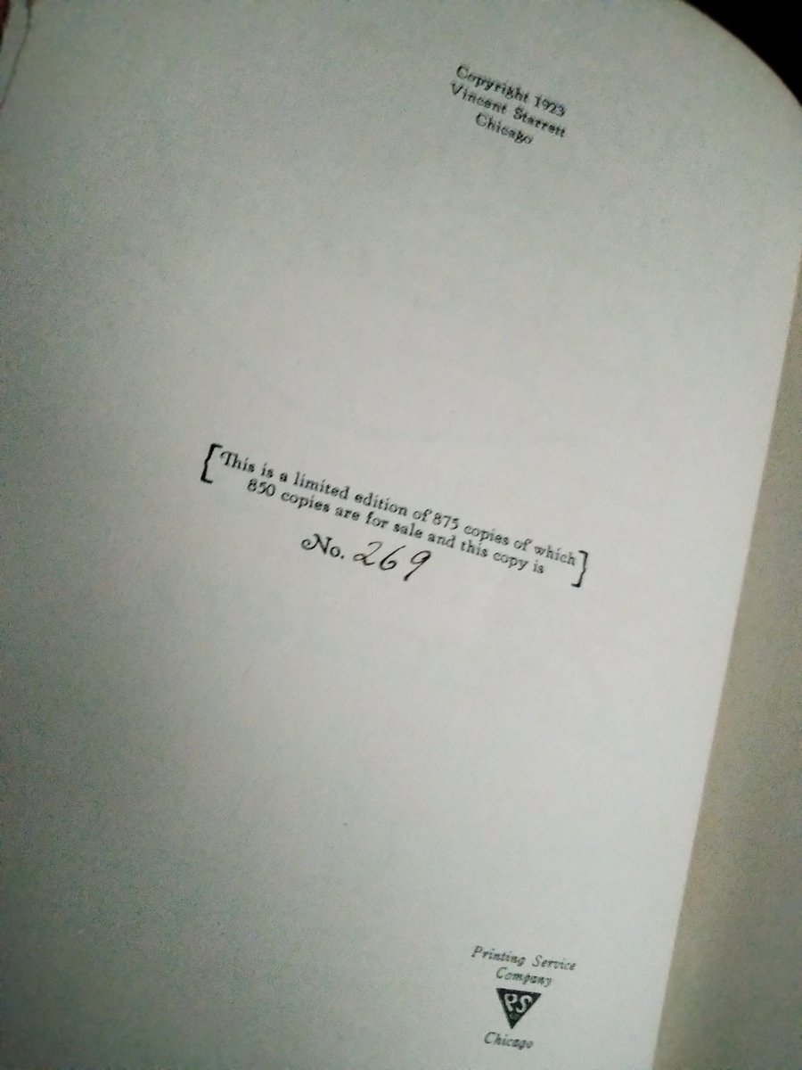 Weird_Friction's tweet image. The Shining Pyramid by Arthur Machen, published by Covici-McGee in 1923.
Limited to 850 numbered copies.
A selection of Machen's tales &amp;amp; essays for the US market.
This unofficial edition was produced by journalist, Weird Fiction advocate, &amp;amp; friend of Machen, Vincent Starrett.
1/4