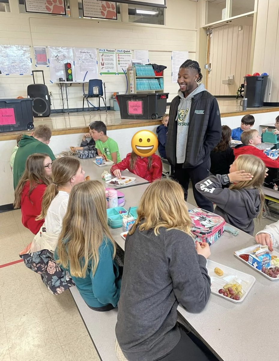 Great to see the Battlin’ Bears out giving back at Rose Park Elementary today! #battlinbears💛