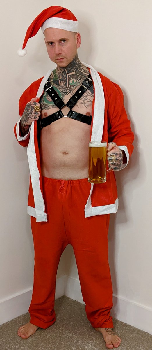 dreamalphaking's tweet photo. 1st of December shit
Let's get the Christmas spirit 🔛

Cheers 🍺 https://t.co/uVKNjXlKnH
