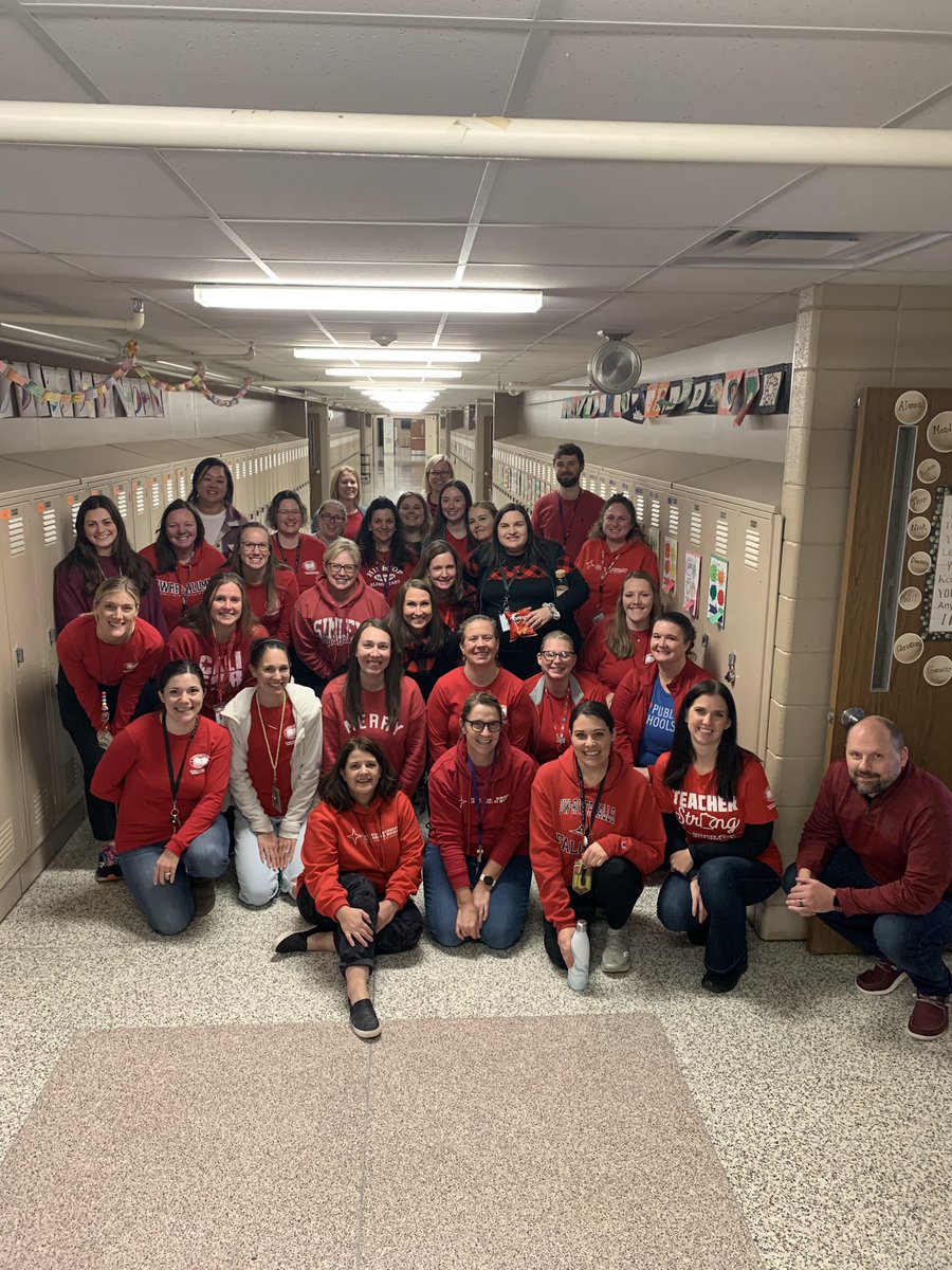 EDMNIGH1718's tweet photo. Hilltop sporting RED for public education! https://t.co/vzbbq1wyA5