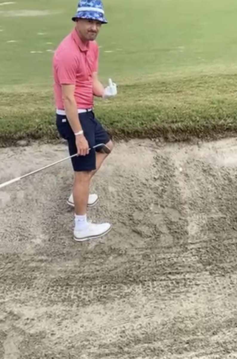 Wallyboy04's tweet photo. @guff77 @PGATOUR @FootJoy @JustinThomas34 https://t.co/9ckjeQC4Ou
