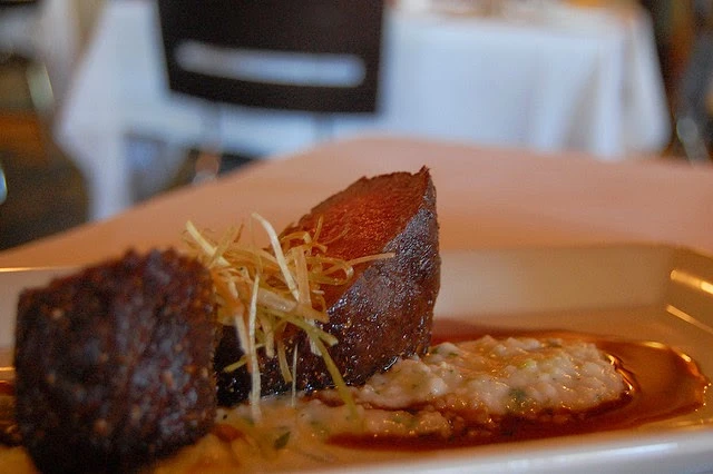 Melinda_B_'s tweet photo. Recette de gigot (cuissot, gigue) de chevreuil mariné rôti ou à la broche (Québec, Canada) #gigot #cuissot #gigue #chevreuil #mariné #rôti #cuisson #alabroche #ccuisine #québecoise https://t.co/MA9nm3eS0n https://t.co/k6ELUEgL6R
