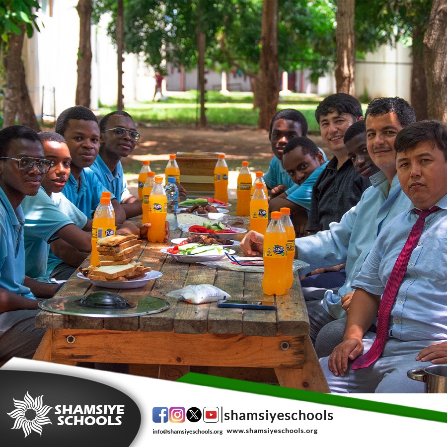 shamsiyeboys's tweet photo. Form 5 students, teachers, and the Dean had a nice meal together after talking about school, life, and responsibilities. These moments brought us closer and made our connections stronger, going beyond just the classroom.
#Shamsiyeschools
#Form5
#BuildingBonds
 #SharedMoments https://t.co/lKTuRHSHzA
