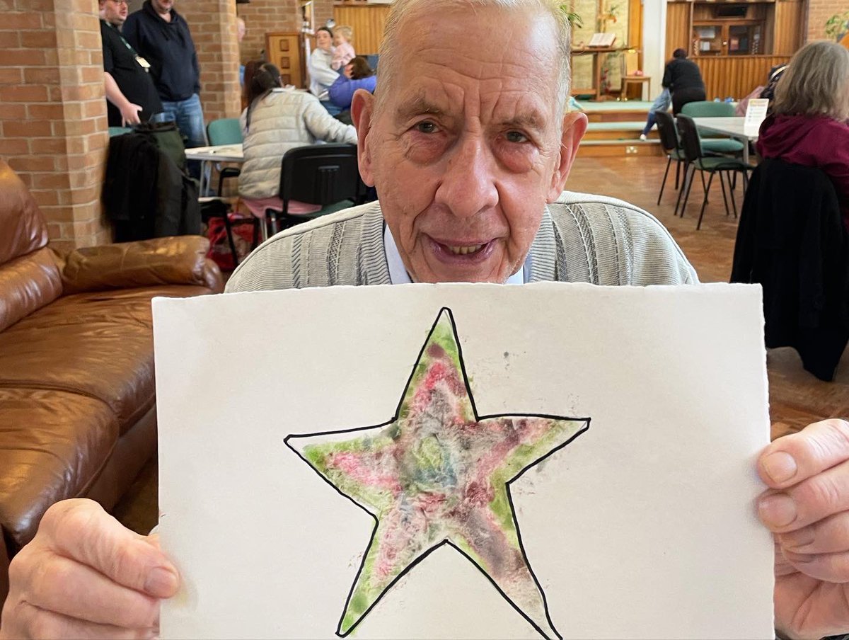 NewVisuality's tweet photo. Cultural Wellbeing with the good folk at Acomb Methodist Church. This week it’s all about Advent
Cartoons and the crackle of Christmas can be very cosy bedfellows.
More soon! Thanks to @cityyorkcouncil for the funding
https://t.co/G0tL0Q9Gyk
#intergenerationalart #art https://t.co/tzdICU7B3b