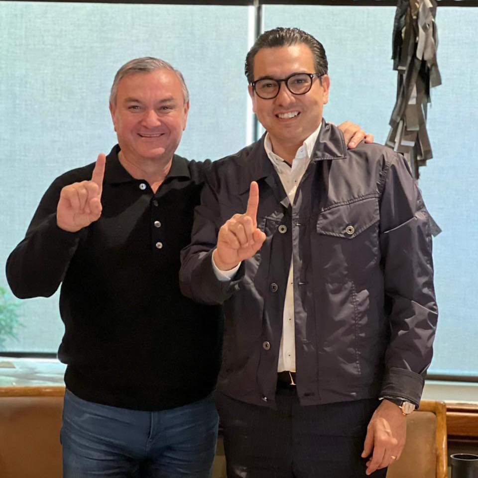 ¡Felicidades, <a href="/EduardoGaonaNL/">Eduardo Gaona</a>, por tu destacado liderazgo como coordinador de la <a href="/bancadamcnl/">Bancada Naranja Nuevo León</a>! Tu dedicación y habilidades han marcado la diferencia.

¡Que sigan los éxitos y los logros para ti y para nuestro equipo!

#Felicidades #Coordinador #BDay #Congrats