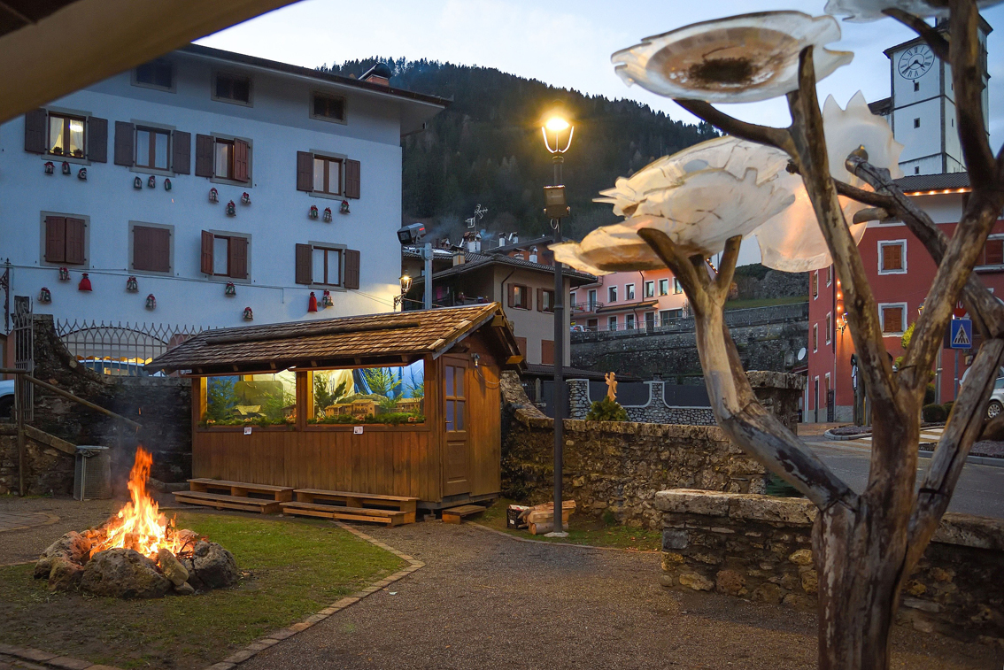 TurismoItaliaNw's tweet photo. FRIULI VENEZIA GIULIA | Borghi e Presepi a Sutrio, per il Natale 2023 rassegna en plein air fra i monti della Carnia
Leggi la notizia https://t.co/g1igNKcI8O
#friuliveneziagiulia #carnia #presepiartigianali #sutrio #turismo #natale2023 @FVGlive https://t.co/67erVTsr2W