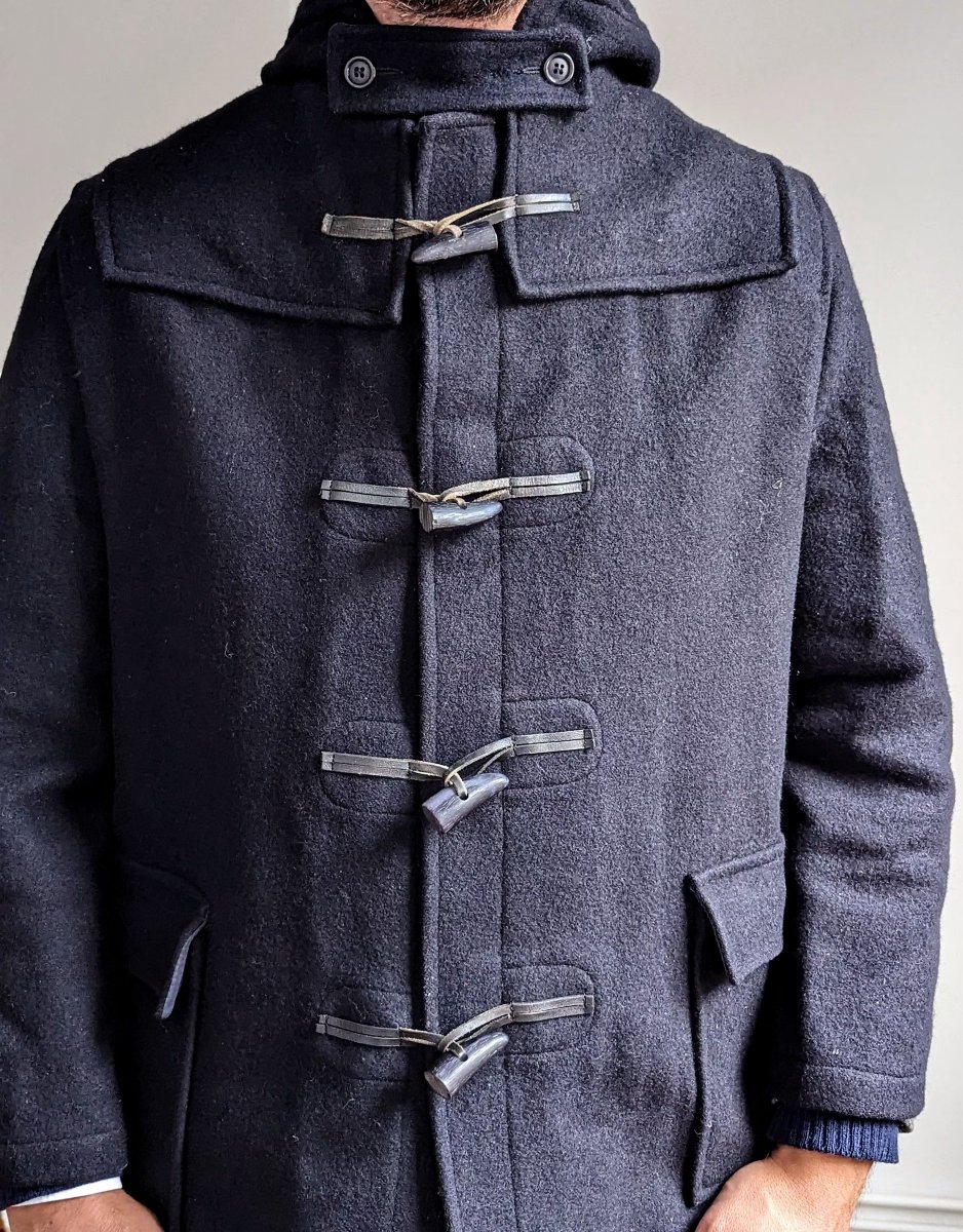 LDenicheurs's tweet photo. [#TailleL - manteau - 58€]

L'origine militaire du duffle coat en fait un manteau pratique et efficace contre le froid. Vous n'aurez aucun mal à l'associer : dans un style workwear, par-dessus un costume ou un dépareillé...
C'est top pour le layering 😏

https://t.co/xGSUVS1HXi https://t.co/FUporEjJh9