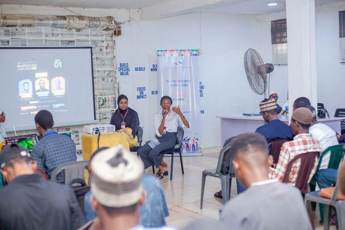 📢📢 Attention tech enthusiasts! 📢📢 We're happy to kick off the the FIRST-EVER DevFest Student Edition in Ilorin with an insightful panel discussion on 'Health and Tech: The Intersection.' #DevfestIlorinSE #DevFest2023 @aniediudo @dftaiwo @Geektutor @auwalms @googledevs 🧵🧵