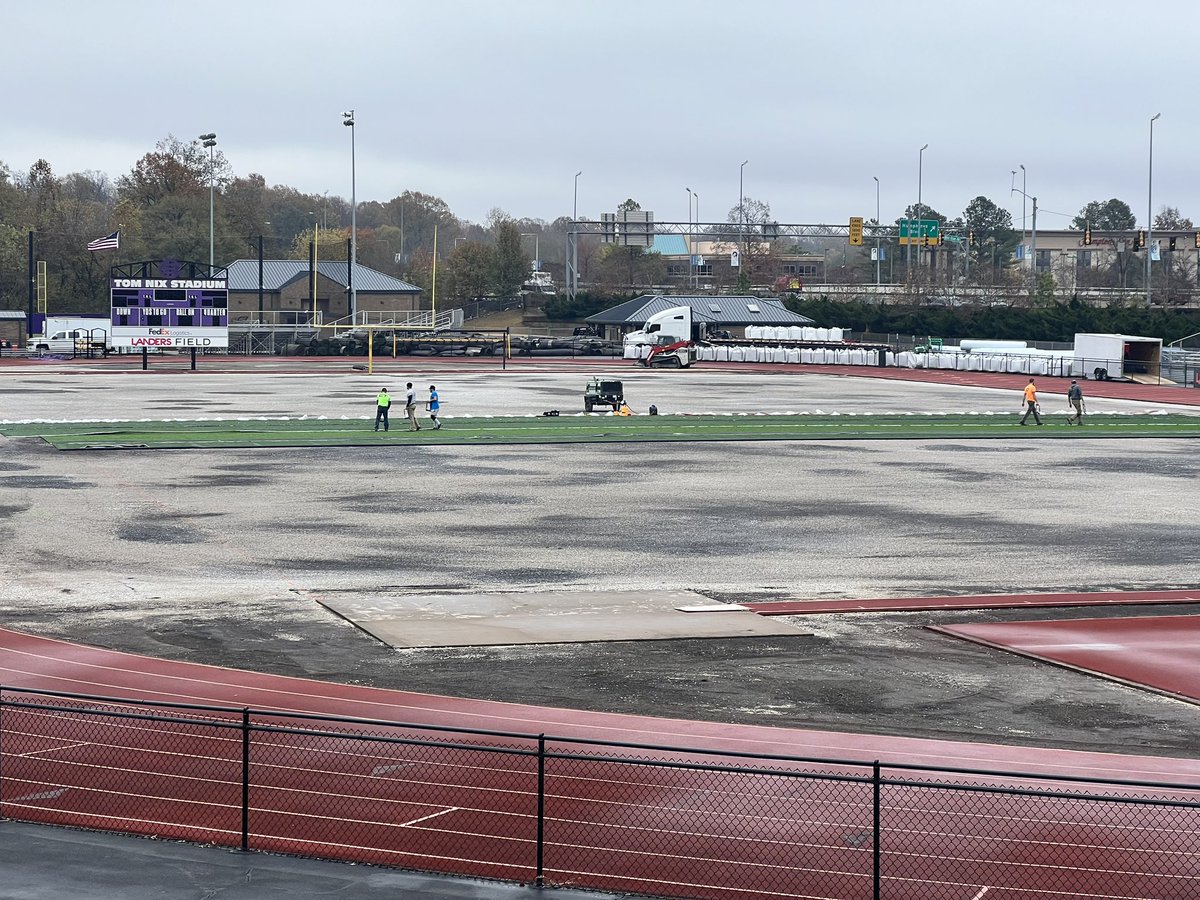 CBHSAthletics's tweet photo. We are excited to have a Beautiful new playing surface at Landers Field at Tom Nix Stadium! Best Present Ever! #GoBrothers
@LandersFord @GeoSurfaces https://t.co/0JK6Xleddr