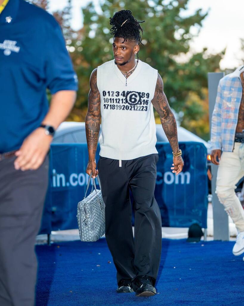 6-Walk 💧

cc: @cee2x___ (via @take1troop )