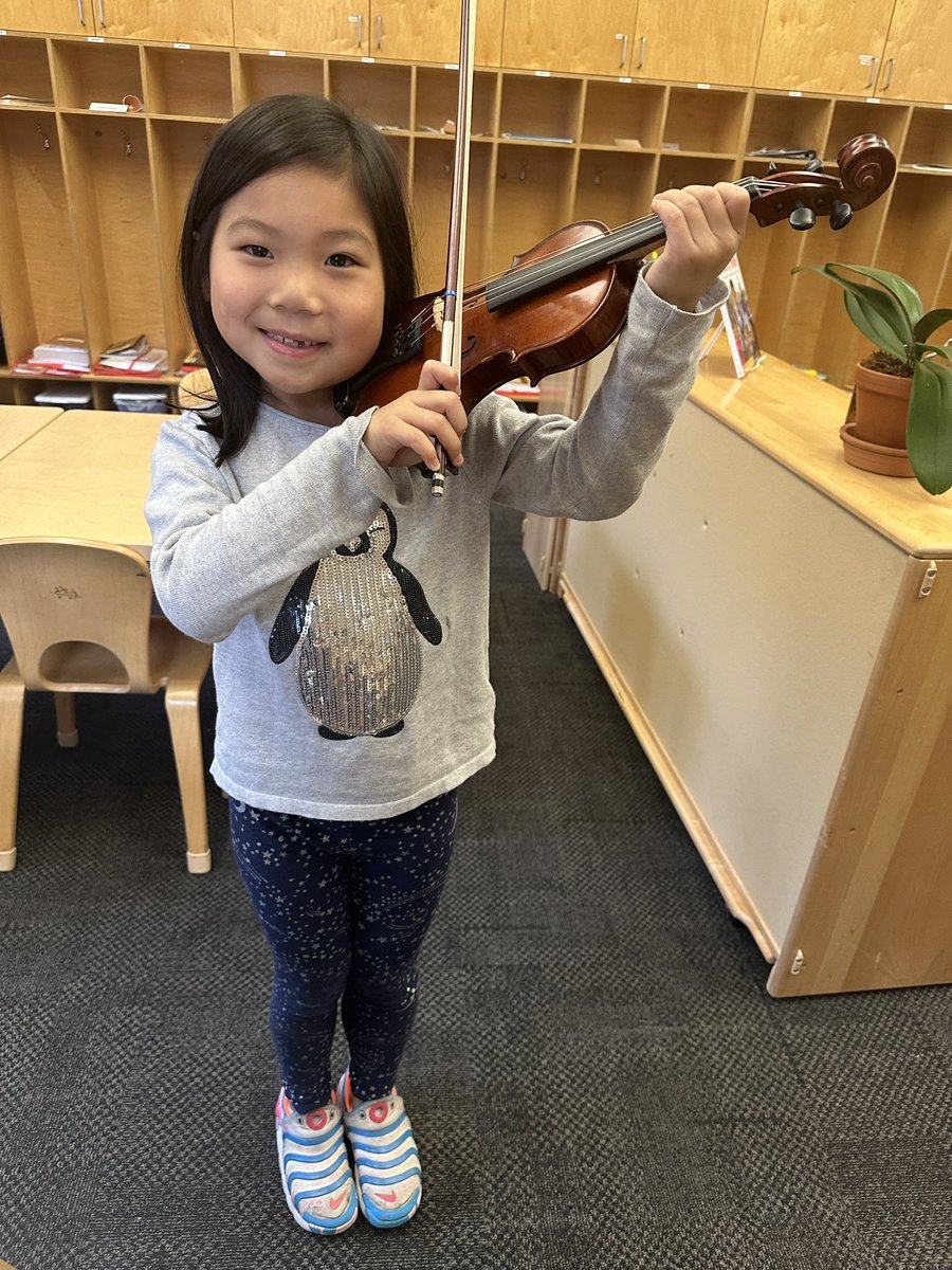 CaedmonMusicSch's tweet photo. I take piano and violin lessons! 🎻🎹 #CaedmonMusicSchool #TheCaedmonStory #CaedmonCreativity https://t.co/RLTZ5J6RaL