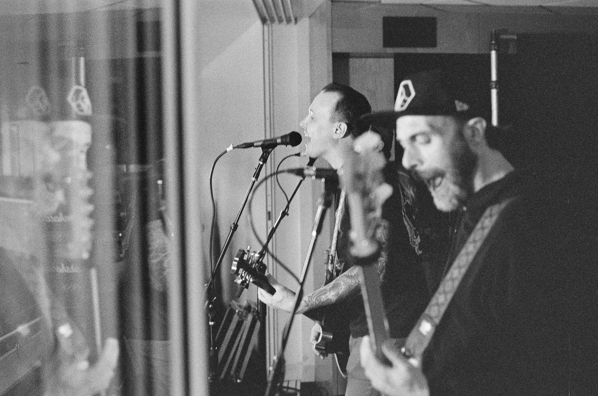 theflatliners's tweet photo. Hockey night on film 🐺🎞️
📸 @larvalungs
#FBF #BETWEENOURTEETH #FLATSXSHARKS #FLATSFOR20 https://t.co/OIDHfduoJq