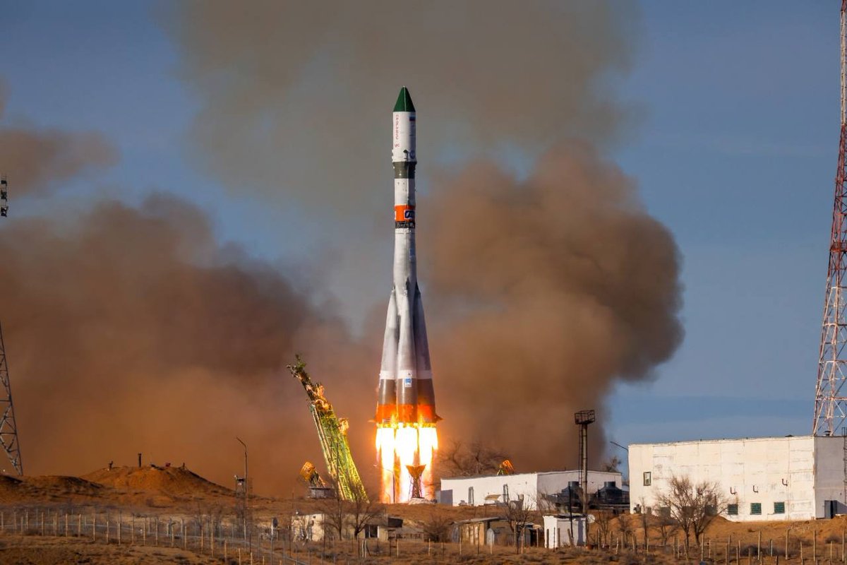RevesdEspace's tweet photo. 🚀 Lancement réussi à 9h25 UTC pour #Soyouz et le cargo #ProgressMS25  16ème lancement russe de l'année. L'amarrage à l’ISS est prévu dimanche à 11h14 UTC
📷 Roscosmos https://t.co/7g0o7RO58a