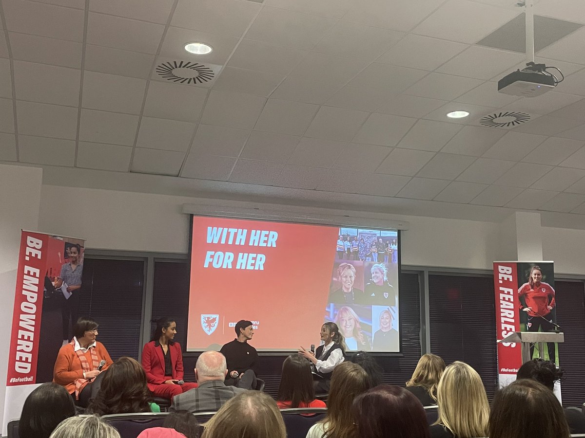 Noel Mooney tweet media