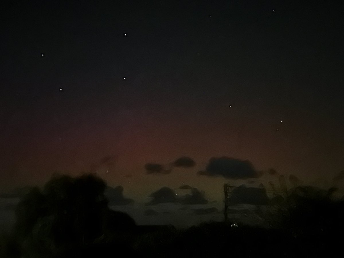 #northernlights looking out now from #westwales #aberporth #Auroraborealis