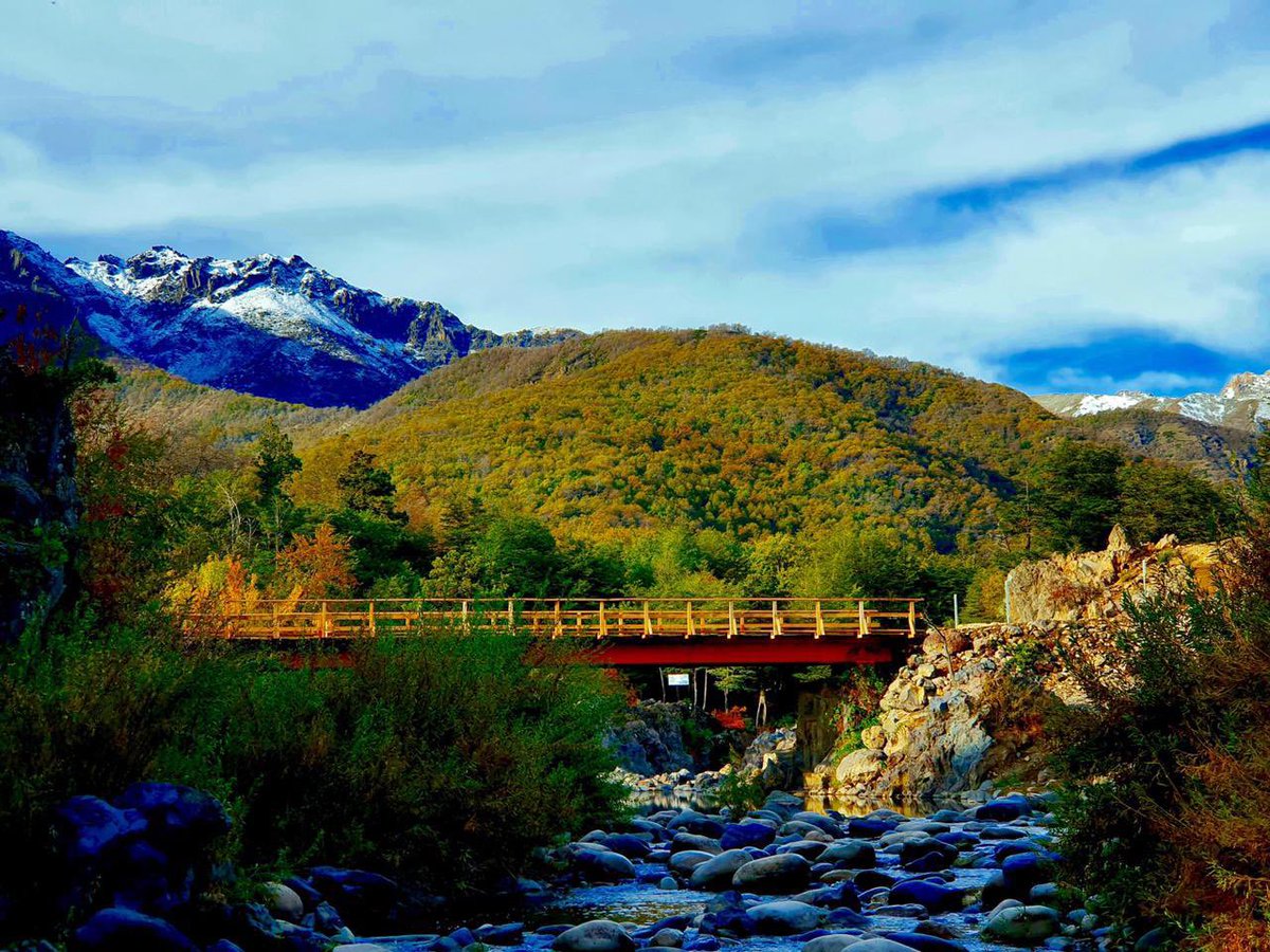 conaf_maule's tweet photo. ✅¡Buenas noticias! A contar de este 01 de diciembre se reabre el sendero “El Bolsón” en el Parque Nacional Radal Siete Tazas que estaba cerrado para mejorar su conectividad.

Adquiere tu entrada a través de la plataforma https://t.co/oxbMKpCgam
#PlanificaTuViaje https://t.co/Y714Ii3zSE