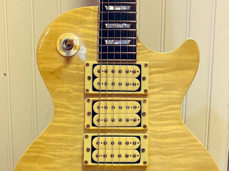 simplejamsYT's tweet photo. #flametopfriday
#lespaul #lespaulcopy #flametop
#lespaulstandard #luthiery #guitarist #guitar #guitarbuilding #guitarbuilder #guitarbuild #rocknroll #naturalfinish #mapletop #humbuckers #dimarzio #creamhumbucker #creampickups #naturalfinish #alnico5 #alnicov #alnico https://t.co/87qLVzhjFx