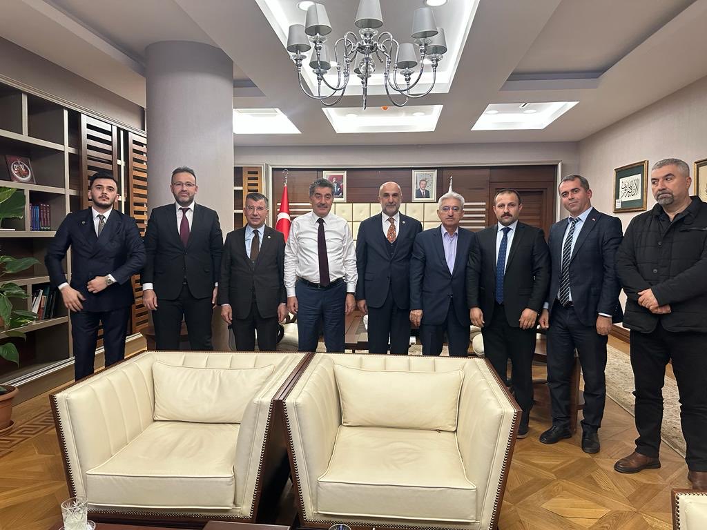 AvAhmetYalcin82's tweet photo. Vekilimiz Sn ⁦@malicevheri⁩ öncüllüğünde Hazine ve Maliye B.Yrd Sn ⁦@aerdemcantimur⁩ ile görüştük. Kabullerinden dolayı B.Yrd. Sn ⁦@aerdemcantimur⁩’a teşekkür ederiz. ⁦@RTErdogan⁩ ⁦@erkankandemir⁩ ⁦@efkanala⁩ ⁦@adelioglu63⁩ https://t.co/IvIOwk4DfI