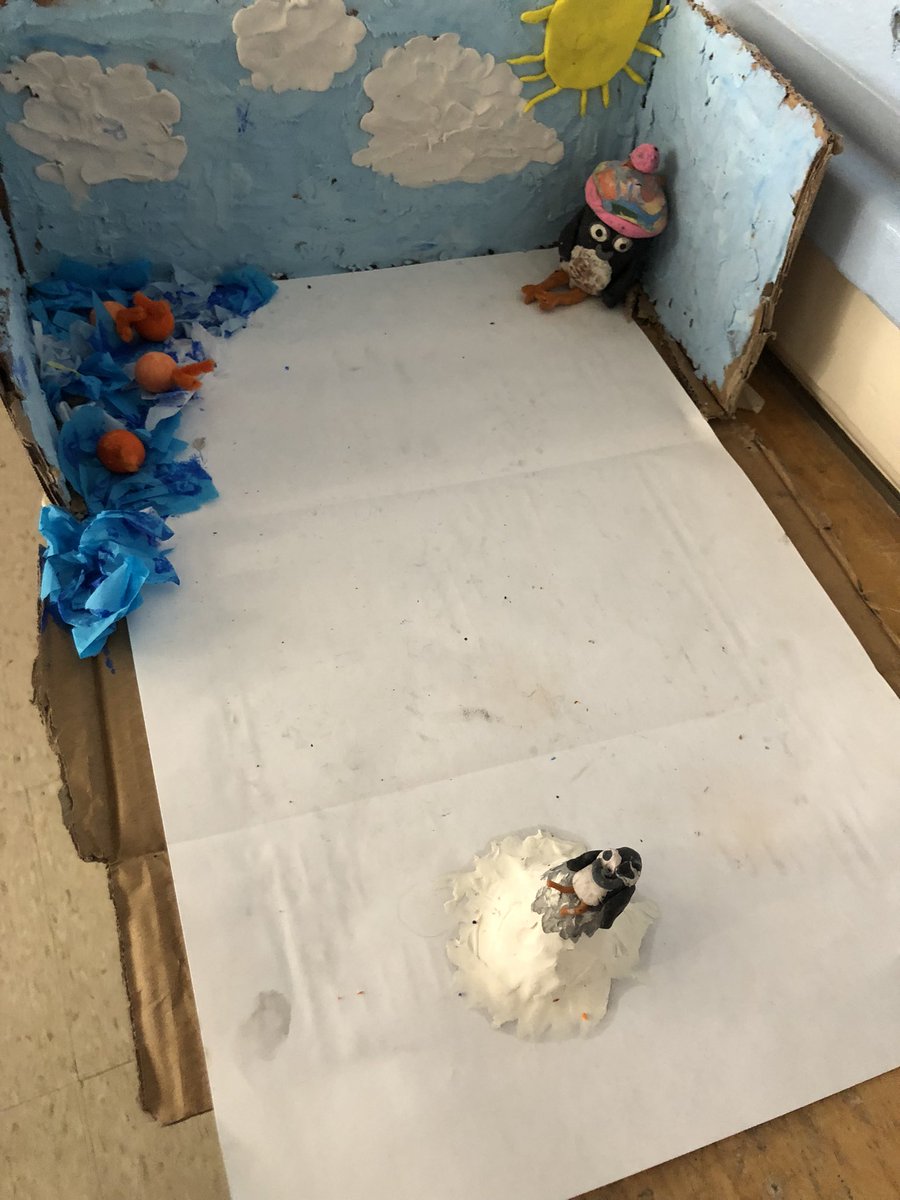 WoodroffeAvePS's tweet photo. Grade 4 students making their learning visible! Sharing with peers about habitats! @OCDSB @Buffone_Pino https://t.co/7pHiDLSeXe
